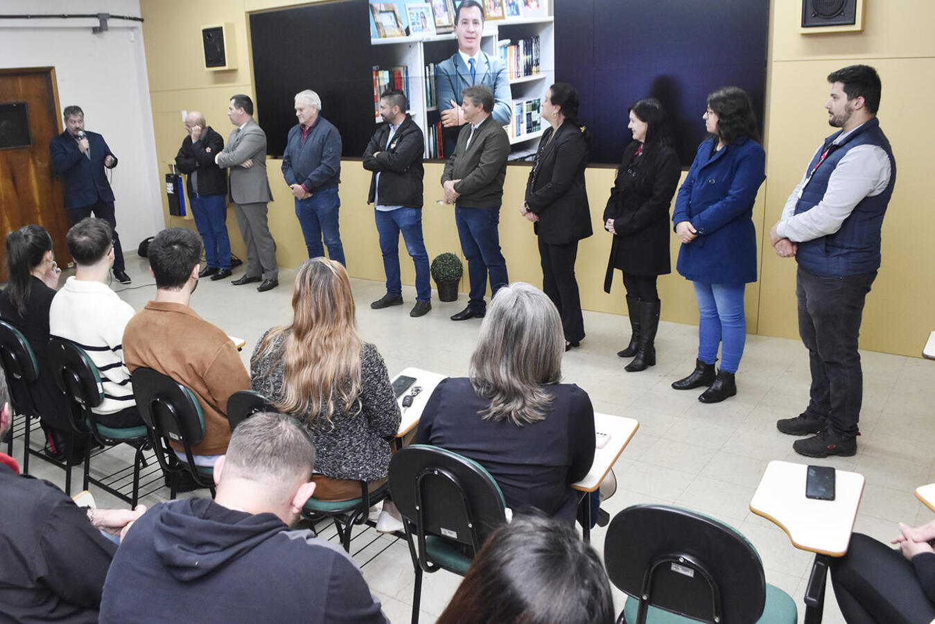 Evento realizado no auditório da Escola de Governo na tarde desta quinta-feira (22) permitirá expansão de ações que já são realizadas na rede municipal de ensino 