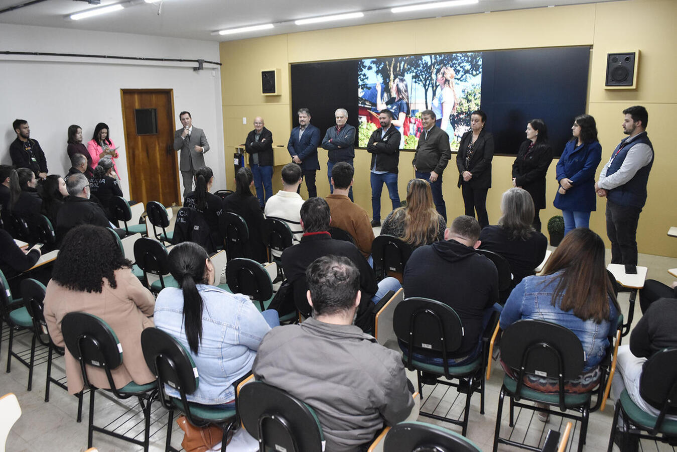 Evento realizado no auditório da Escola de Governo na tarde desta quinta-feira (22) permitirá expansão de ações que já são realizadas na rede municipal de ensino 
