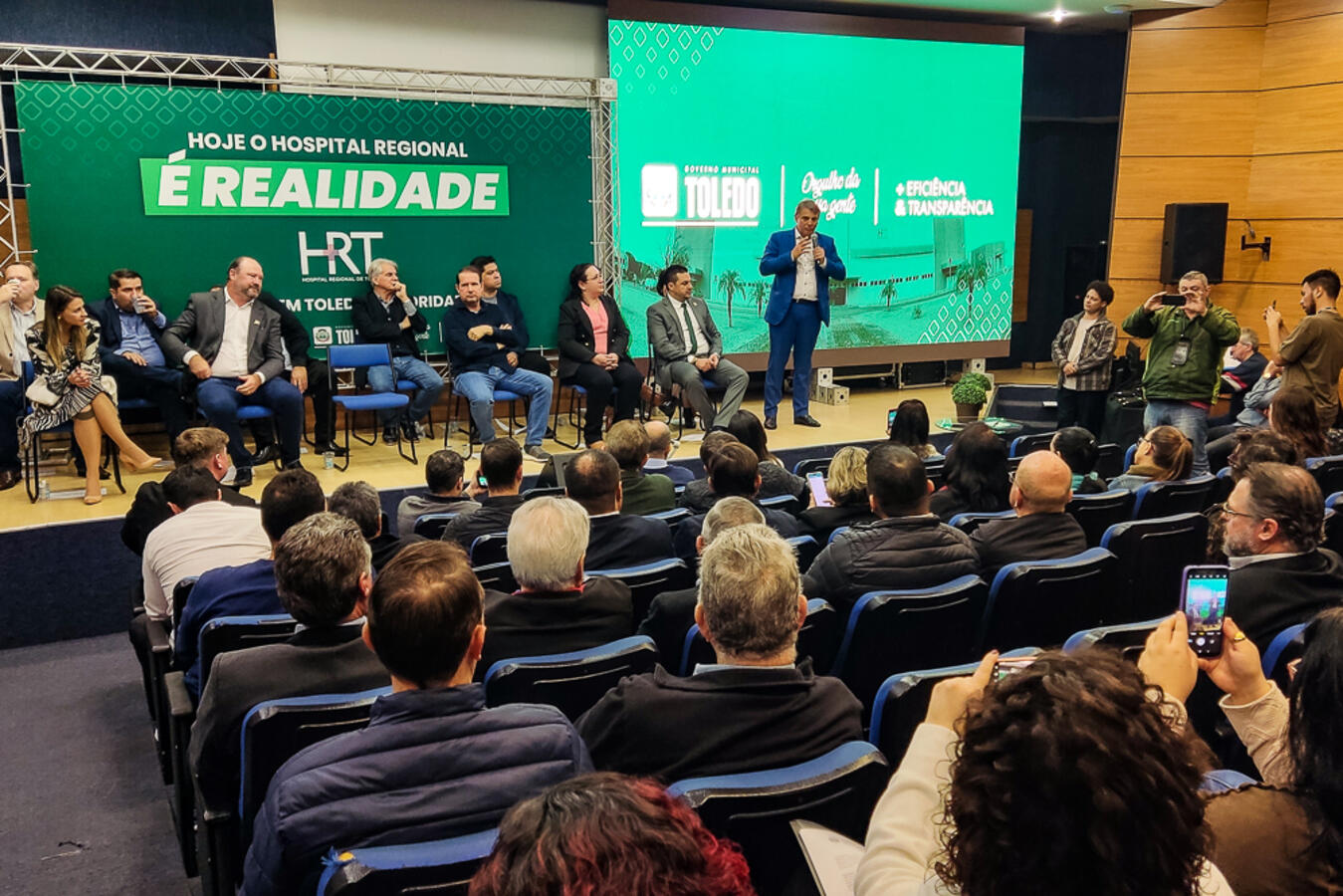 Emoção marca a assinatura do contrato de gestão do Hospital Regional de Toledo 