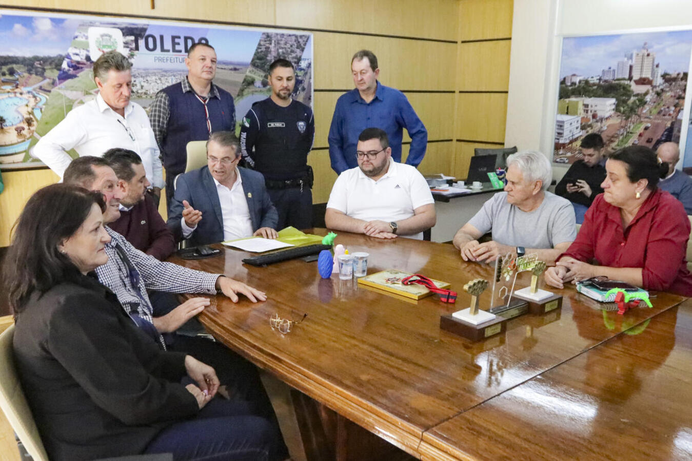 Sancionadas leis para ampliar a segurança nas unidades escolares da rede municipal