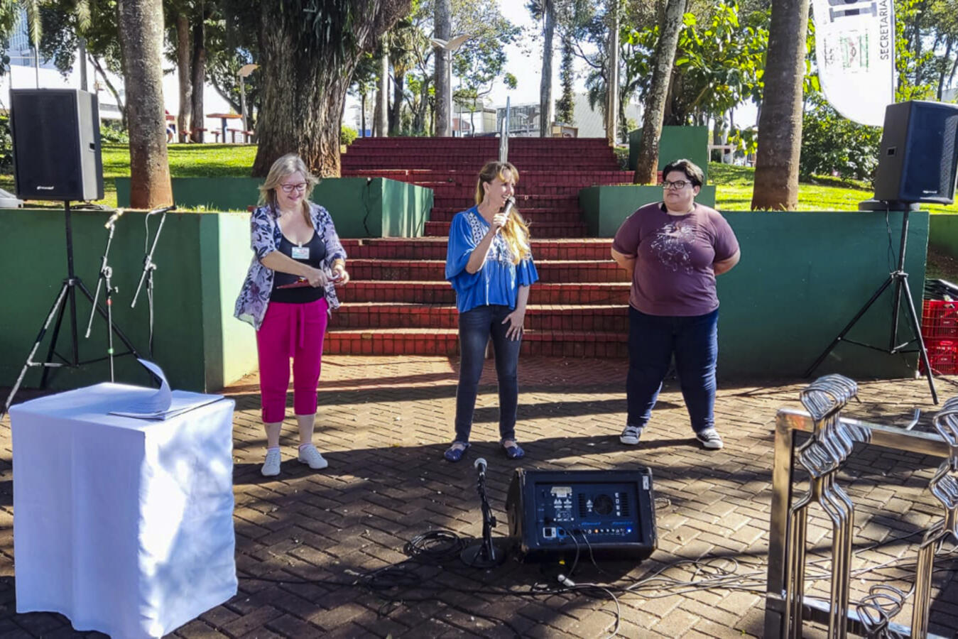 Mais quatro barracas foram entregues para artesãos e artesãs do Grupo Tenda