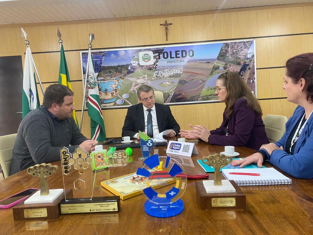 Parceria foi formalizada em ato na Sala de Reuniões do Gabinete do Prefeito realizado na tarde desta quinta (13); investimento para oferta de 530 vagas é de R$ 160 mil 