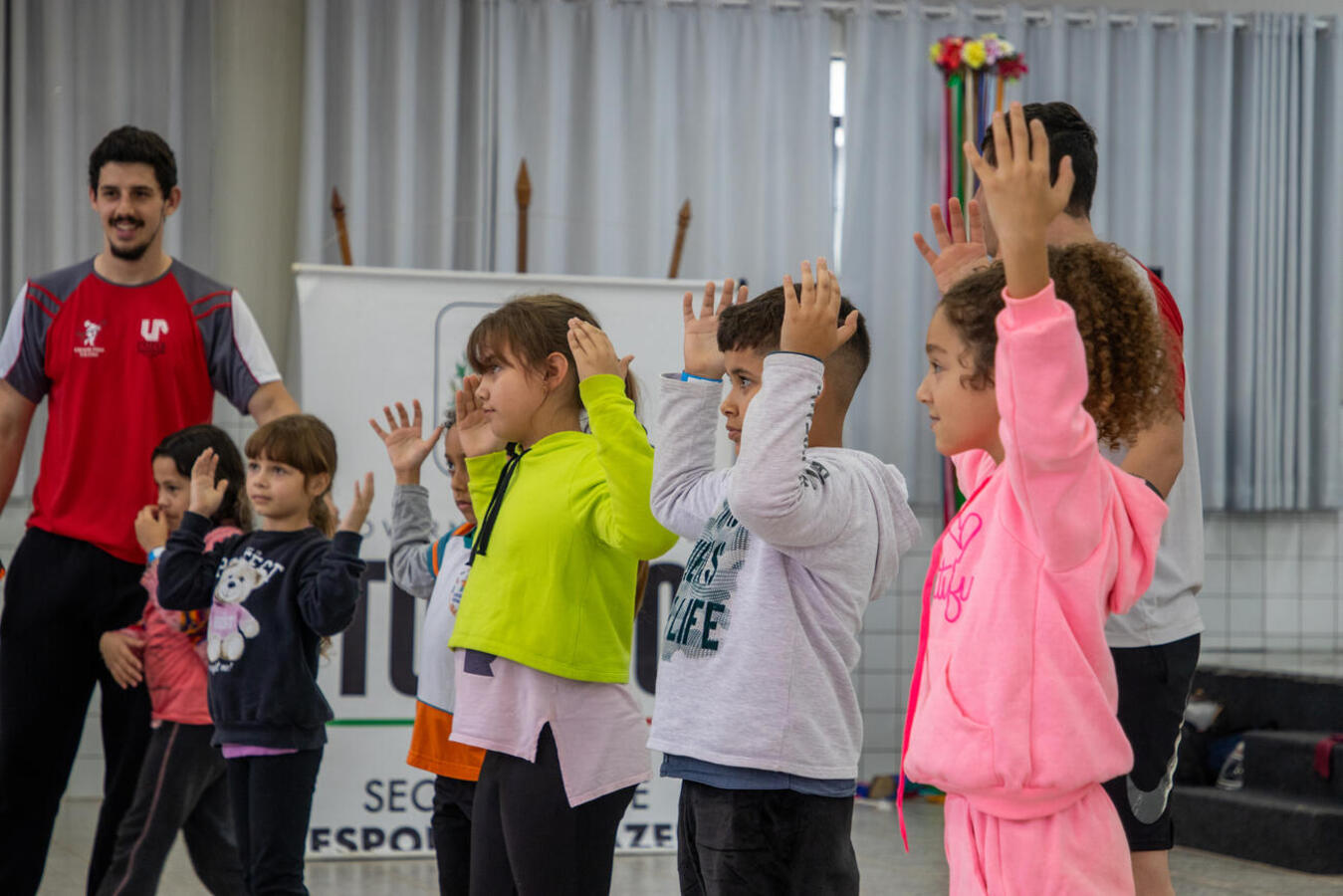 Gratuito, evento está sendo realizado entre segunda e quinta (10 a 13) no câmpus II (Centro) da Unipar, parceira das secretarias da Educação e de Esportes e Lazer na ação