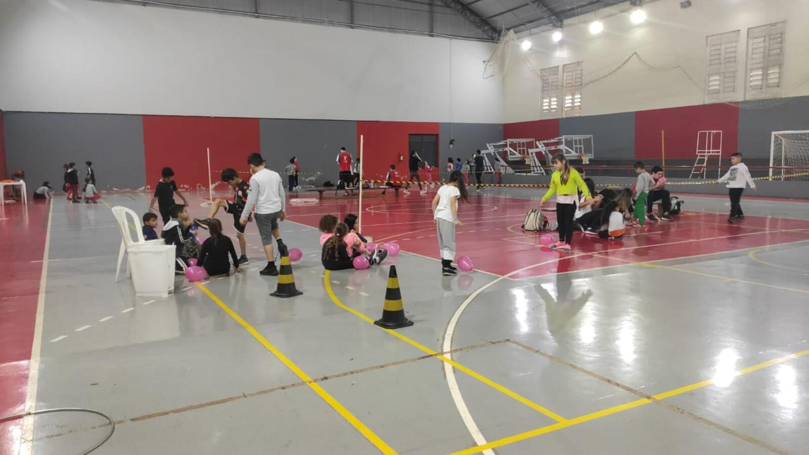 Gratuito, evento está sendo realizado entre segunda e quinta (10 a 13) no câmpus II (Centro) da Unipar, parceira das secretarias da Educação e de Esportes e Lazer na ação