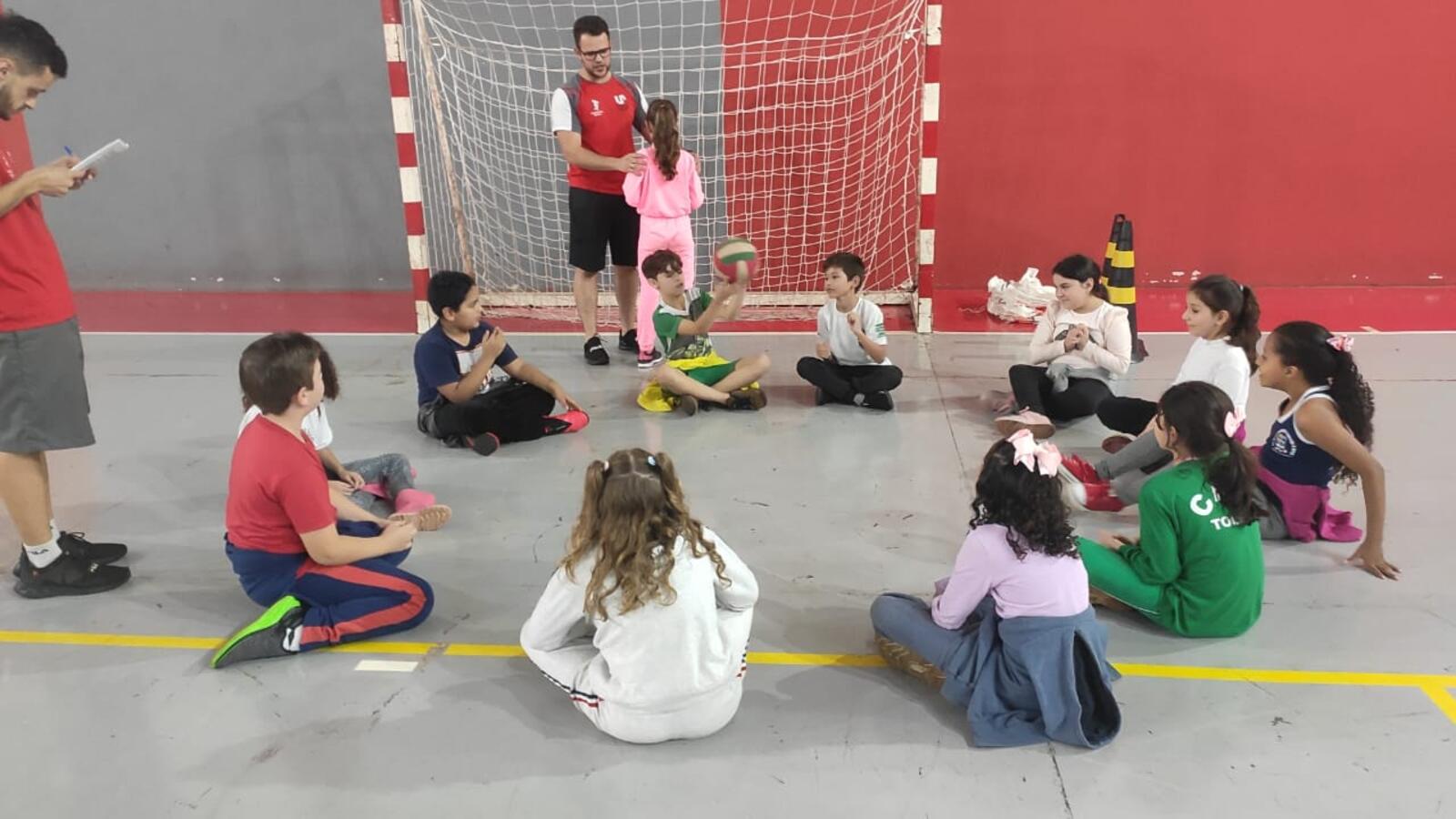 Gratuito, evento está sendo realizado entre segunda e quinta (10 a 13) no câmpus II (Centro) da Unipar, parceira das secretarias da Educação e de Esportes e Lazer na ação