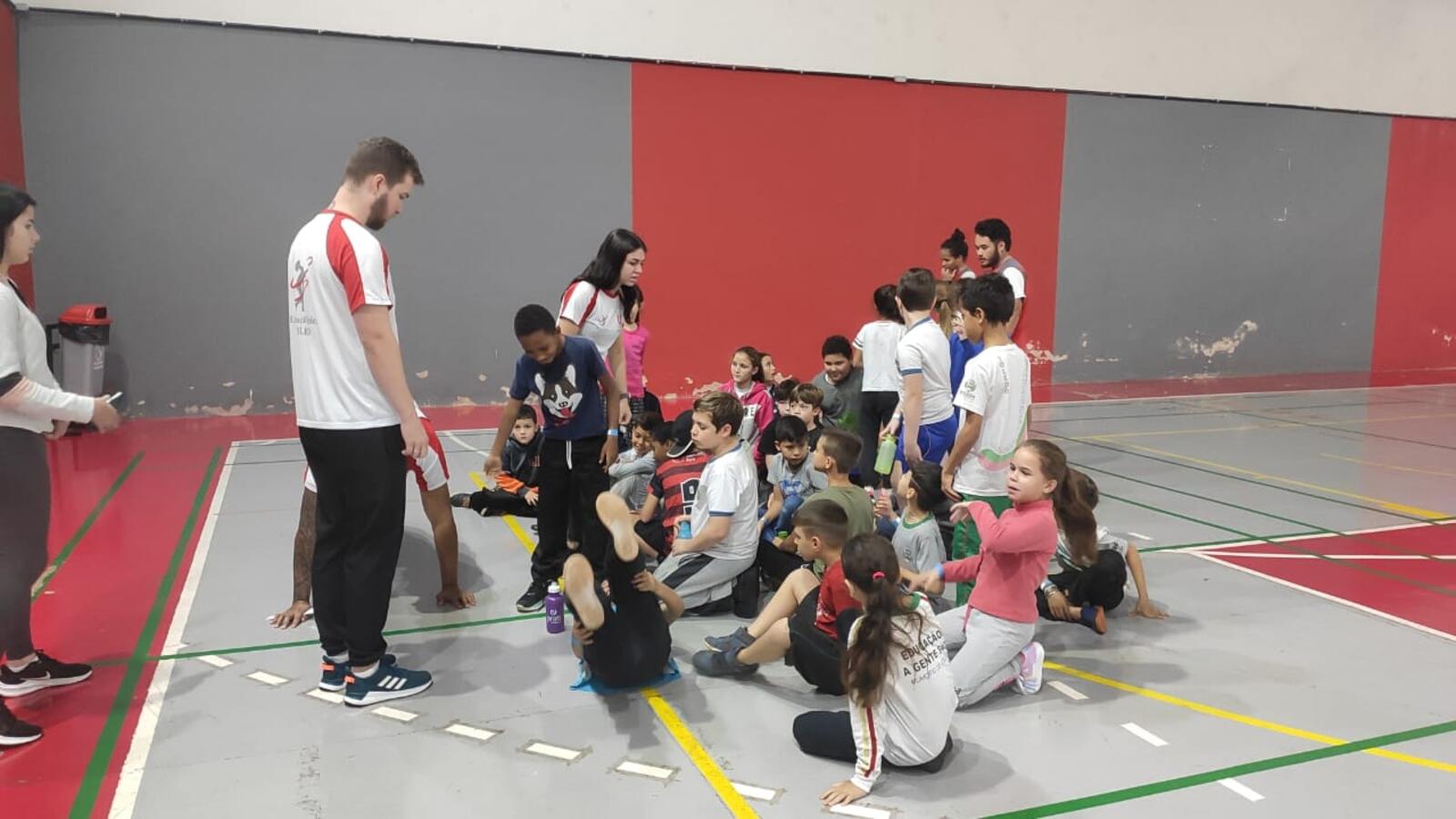 Gratuito, evento está sendo realizado entre segunda e quinta (10 a 13) no câmpus II (Centro) da Unipar, parceira das secretarias da Educação e de Esportes e Lazer na ação