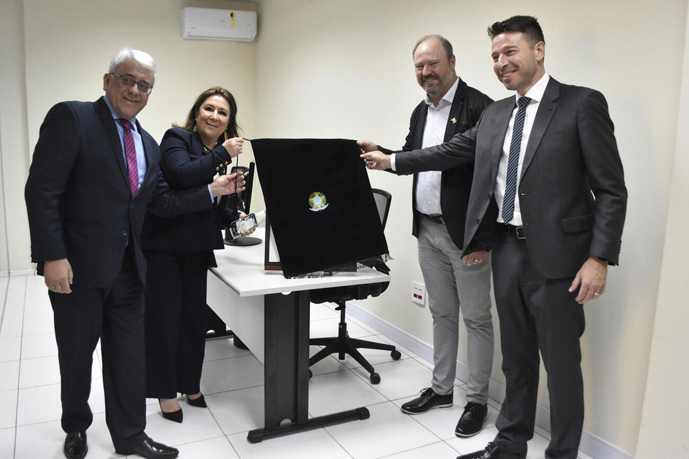Vice Ademar Dorfschmidt marcou presença na entrega da nova sede do Centro Judiciário de Solução de Conflitos e Cidadania (Cejusc) e da usina fotovoltaica do fórum trabalhista