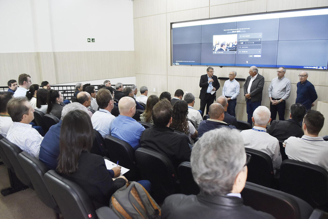 Encontro promovido por órgão do Programa Oeste em Desenvolvimento na manhã desta terça-feira (12) contou com representantes do poder público e do setor produtivo