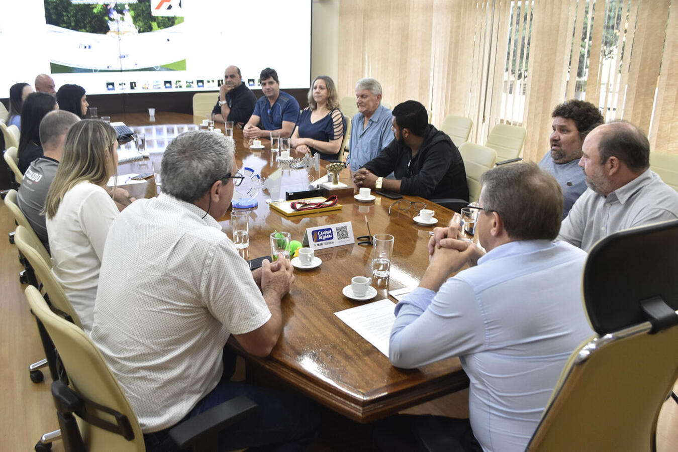 Assuntos importantes para a entidade e a comunidade em geral foram tratados em encontro realizado na tarde de quarta (12) na Sala de Reuniões do Gabinete do Prefeito
