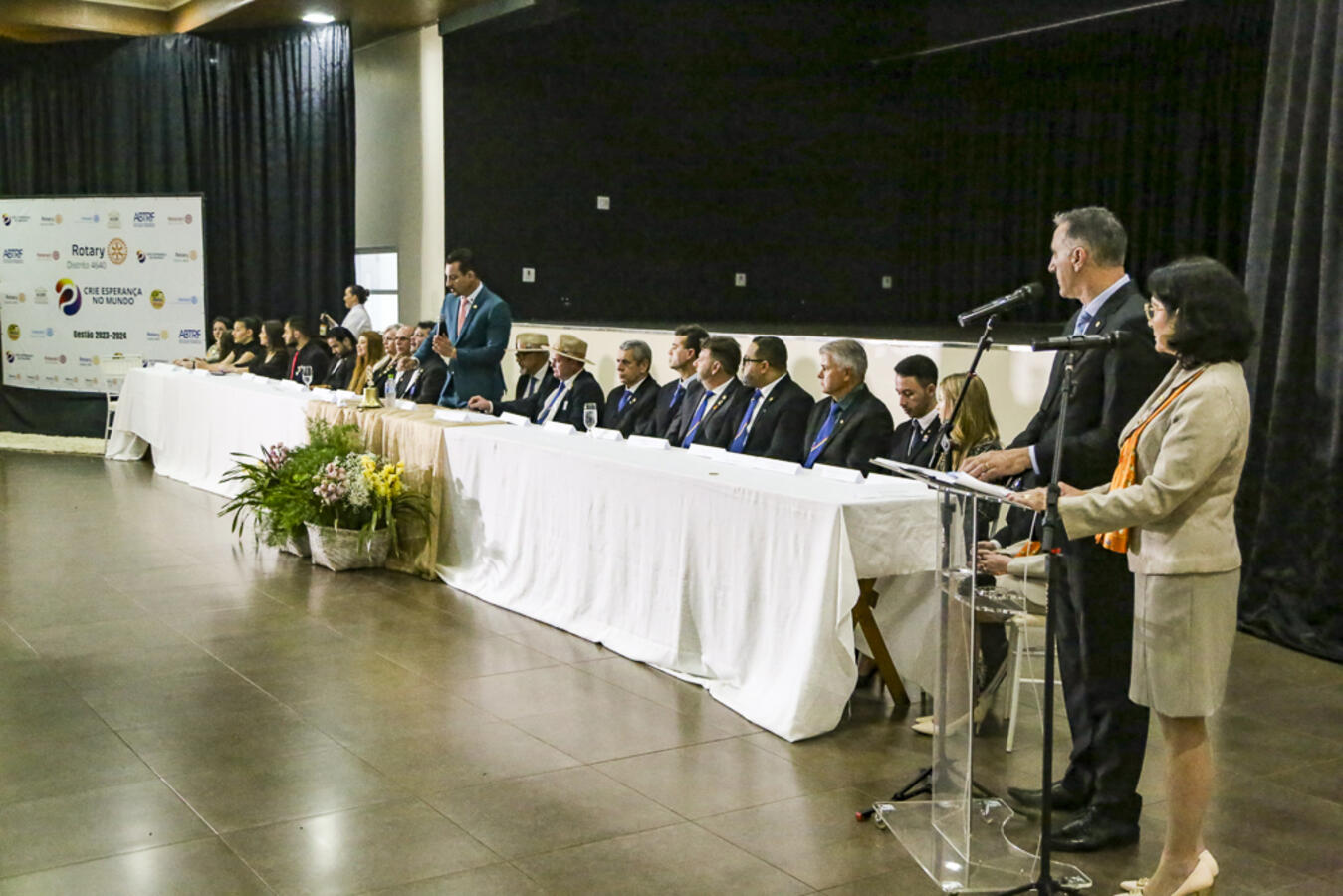 Executivo Municipal prestigia posse dos novos presidentes do Rotary