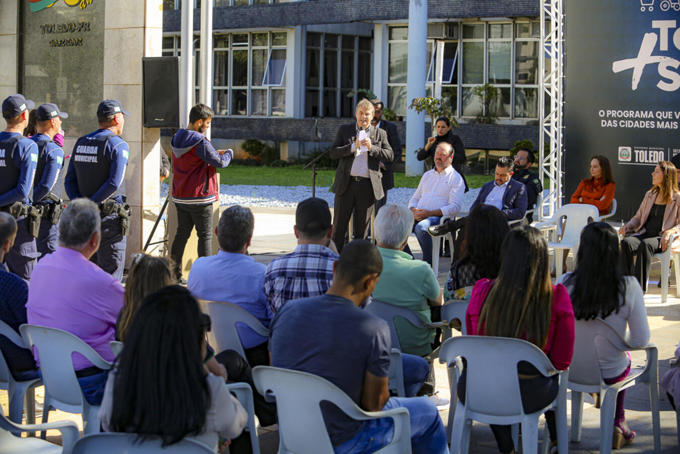Solenidade na manhã desta segunda (31), em frente ao Paço Municipal Alcides Donin, marca início de programa baseado no tripé inteligência-tecnologia-inovação