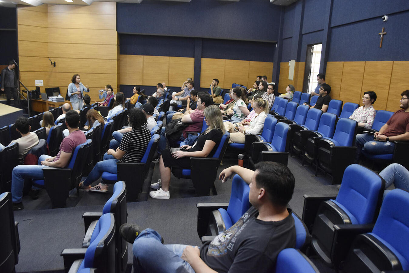 Promovida pela Escola de Governo, atividade teve início na tarde desta terça (1º) e está sendo ministrado a colaboradores de vários setores da administração municipal