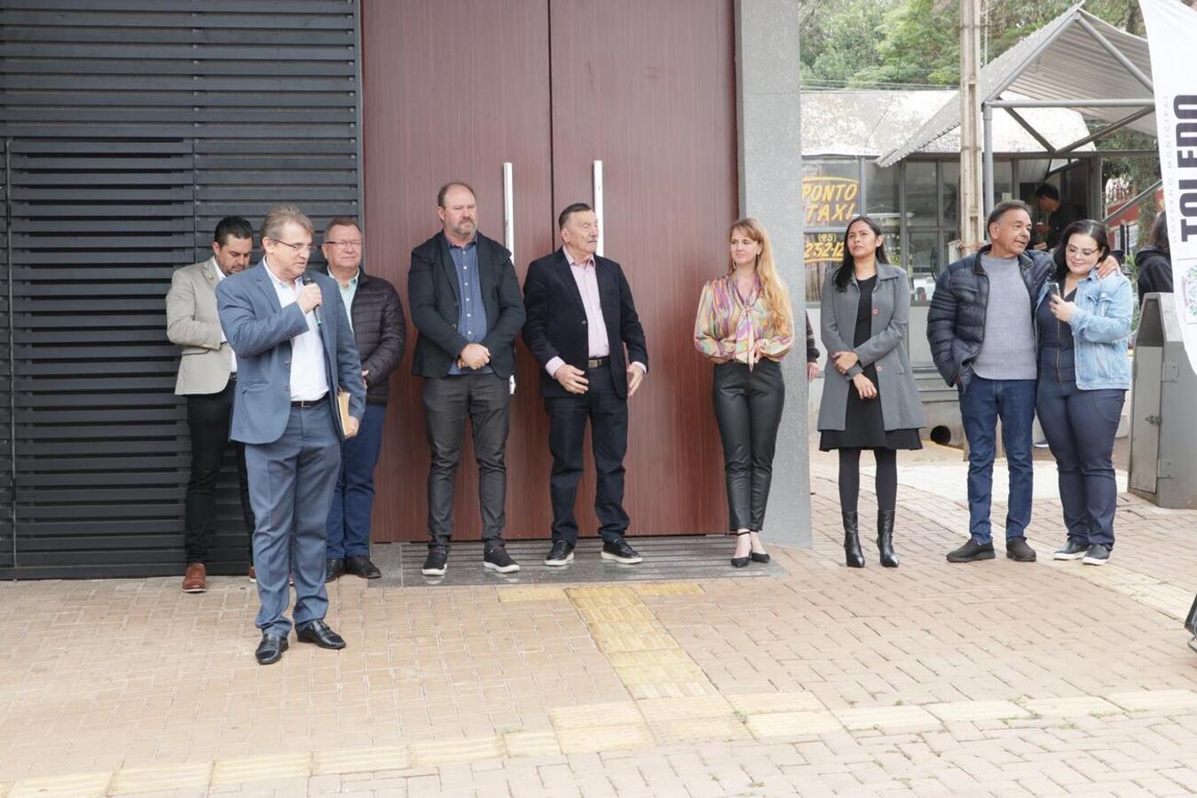 Espaço onde funciona a Biblioteca Pública Municipal recebeu quase R$ 2,8 milhões de investimentos que foram entregue à comunidade na manhã desta terça-feira (29)