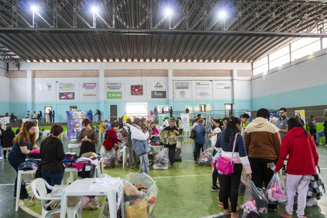 Segunda edição do Prefeitura nos Bairros atende população da Grande Pioneiro