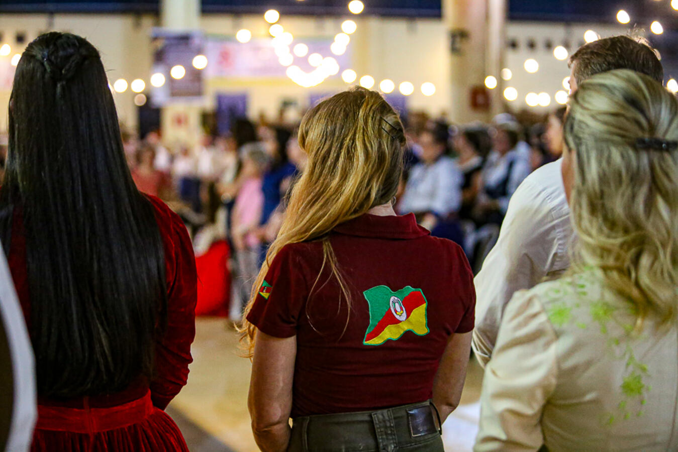 Chegada da chama crioula, missa e baile abriram a 14ª Semana Farroupilha