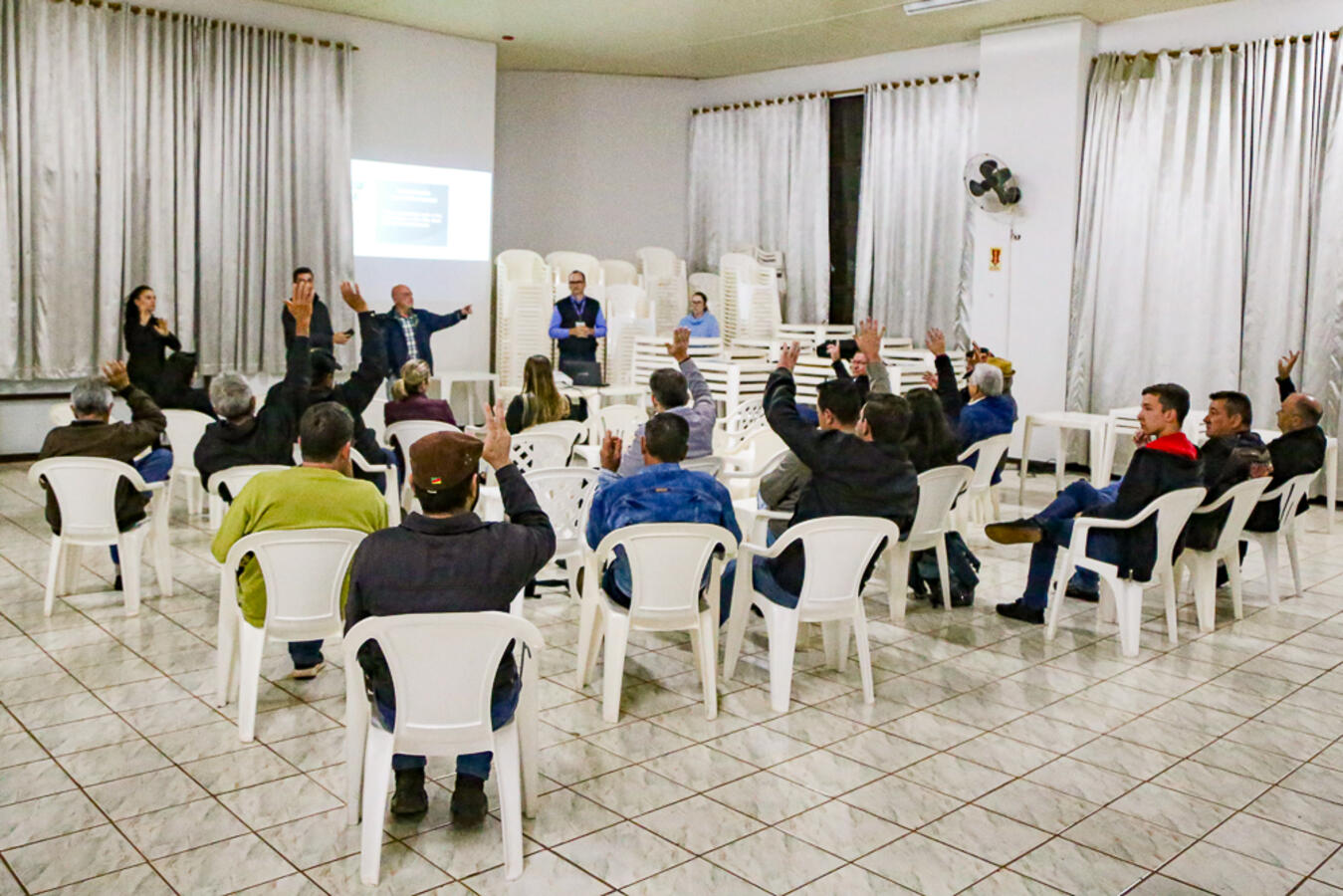 Após apresentação e discussão do projeto, decisão foi tomada de forma unânime em audiência pública realizada no centro multiuso do distrito na noite desta quinta-feira (14) 
