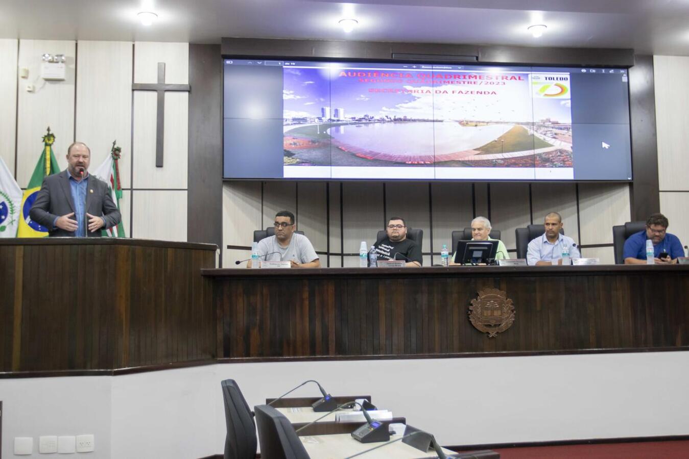 Prestação de contas referente ao 2º quadrimestre de 2023 ocorreu em audiência pública realizada na manhã desta quinta-feira (28) no Plenário da Casa de Leis