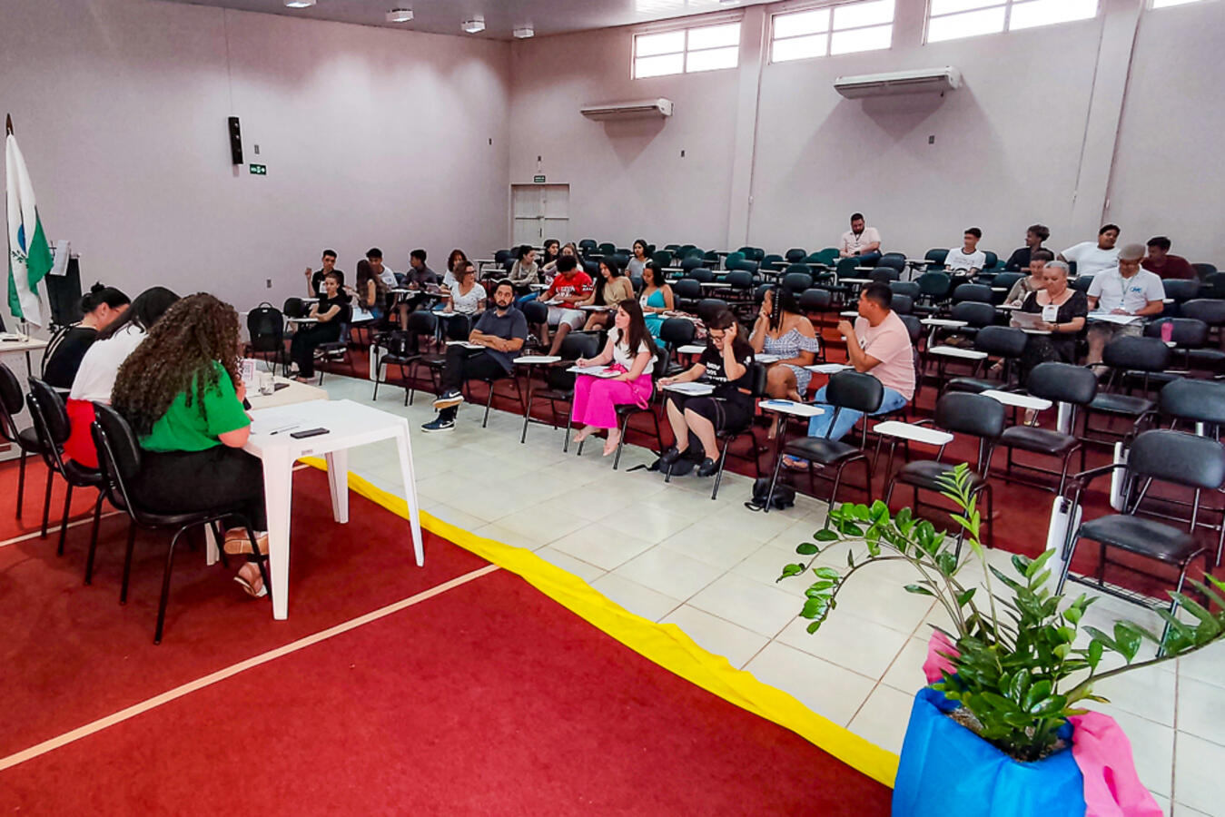 Aproximadamente 60 jovens participaram da 5ª Conferência Municipal de Juventudes no CJU Márcio Antônio Bombardelli, no Jardim Europa