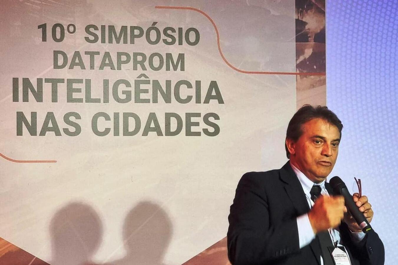 Prefeito esteve entre especialistas convidados para evento realizado na semana passada em Foz do Iguaçu por empresa que é referência nacional no assunto
