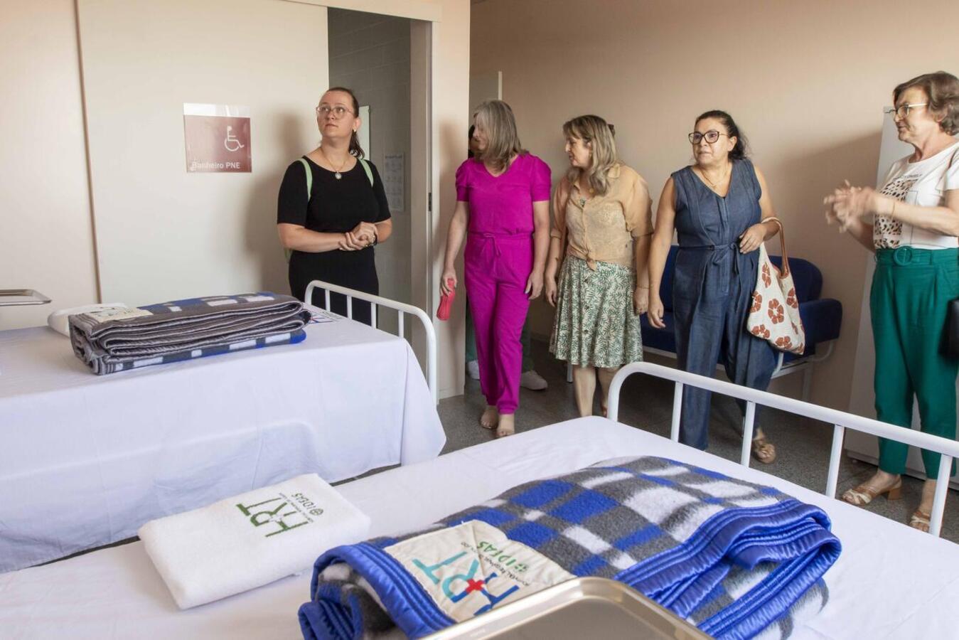 Entidades têm a oportunidade de conhecer a estrutura interna do HRT antes da inauguração, programada para dia 6 de outubro