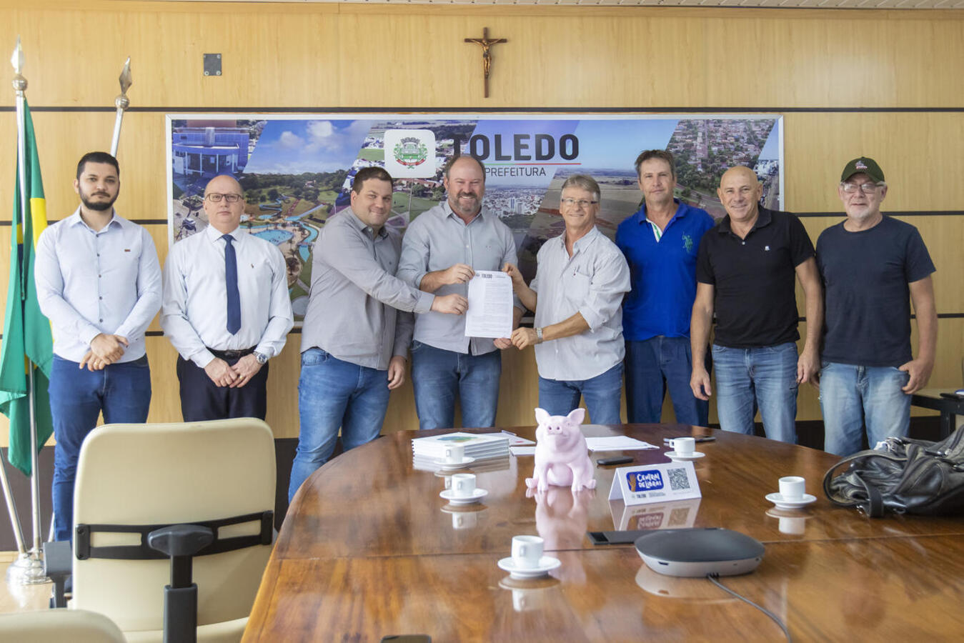 Ato na manhã desta terça (3) em favor da Cooperativa dos Produtores de Ovinos e Caprinos do Oeste do Paraná ocorreu na Sala de Reuniões do Gabinete do Prefeito