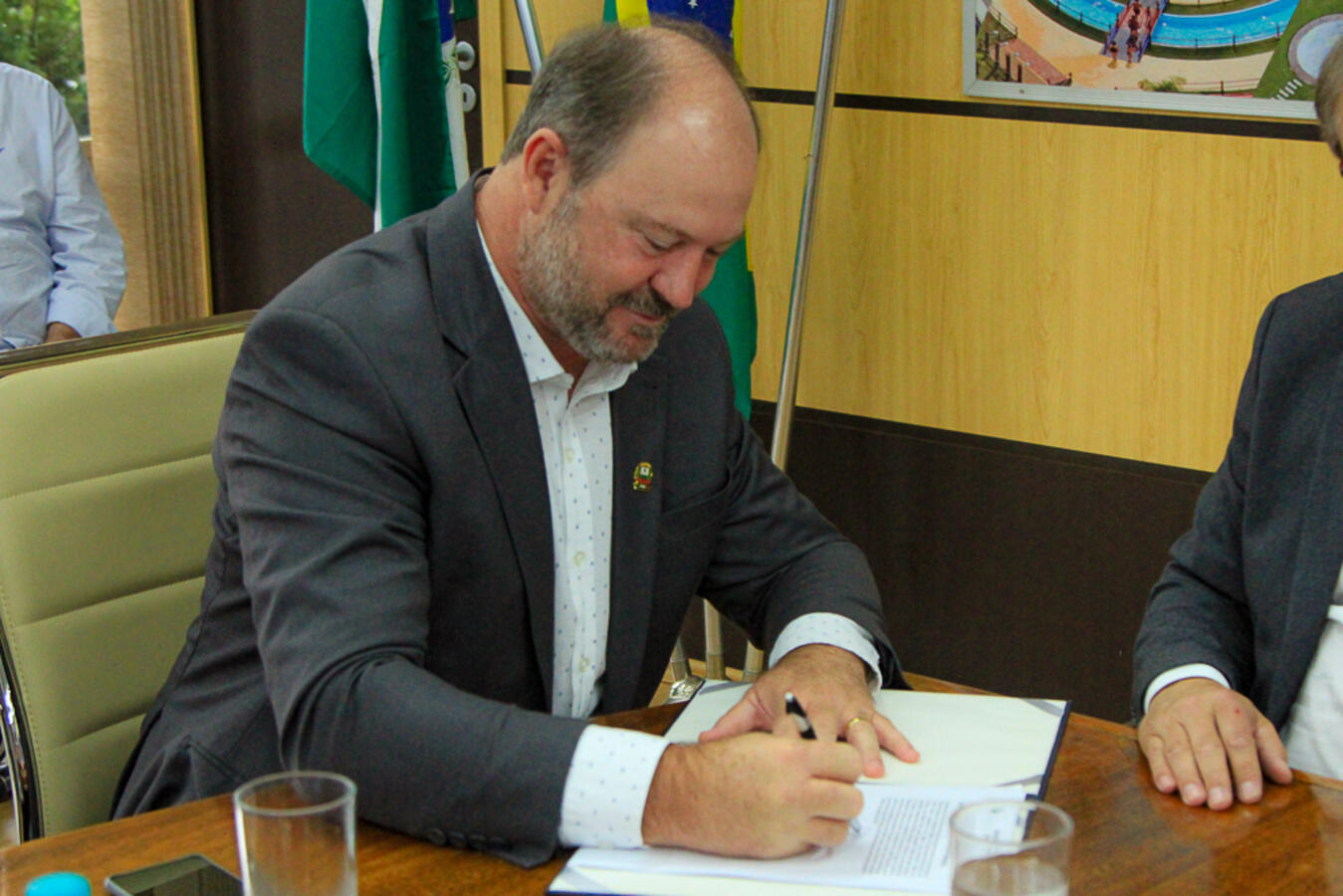 Beto Lunitti reassume função de prefeito após 15 dias em licença para férias