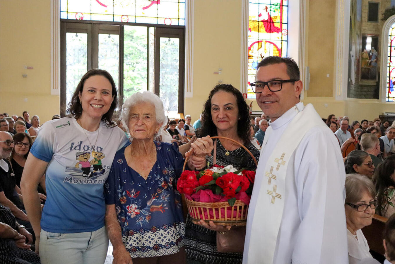 Realizada na manhã de sábado (30/9) Paróquia Menino Deus, celebração reuniu cerca de 700 pessoas em atividade alusiva aos 10 anos do Idoso em Movimento