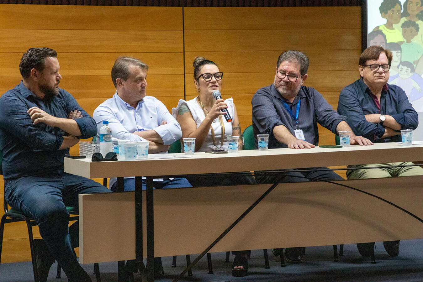 Prefeito Beto Lunitti compareceu, na manhã desta quarta-feira (25), no auditório da FAG/Toledo, à abertura de evento que reuniu técnicos de 48 municípios da região