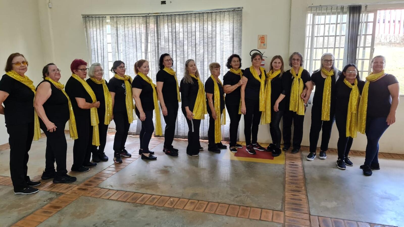 Centenas de idosos participaram do 2º Seminário de Esportes, Saúde e Segurança Alimentar realizado no Centro de Revitalização da Terceira Idade Dr. Wilson Carlos Kuhn (Certi Pioneiro) na manhã desta quarta-feira (22). O evento realizado pela Secretaria de Esportes e Lazer (Smel), por meio do Departamento do Idoso,  em parceria com o Departamento de Segurança Alimentar da Cozinha Social, contou com o apoio do Certi Pioneiro e Certi Coopagro. Apresentações culturais dos idosos e palestras educativas sobre a t
