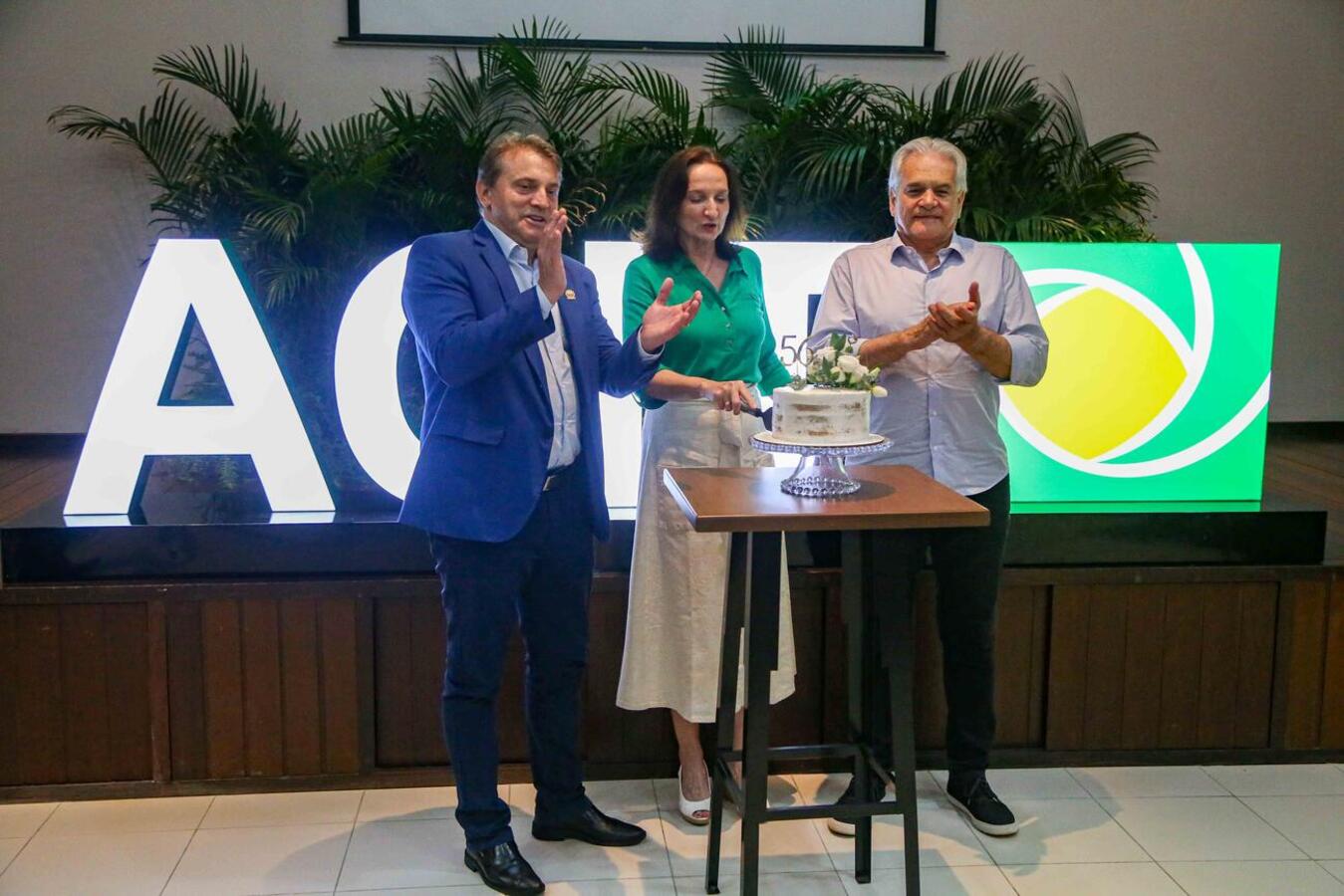 Prefeito destaca importância da ACIT durante comemoração do 56º aniversário da entidade