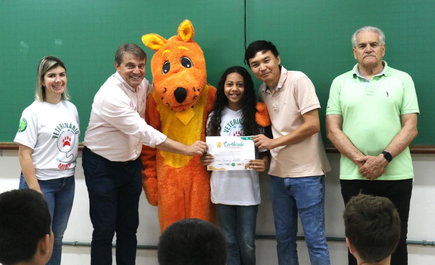 O Programa Veterinário Mirim é realizado pelo Município de Toledo, por meio de diversas secretarias, em parceria com a Pontifícia Universidade Católica do Paraná (PUC-PR)