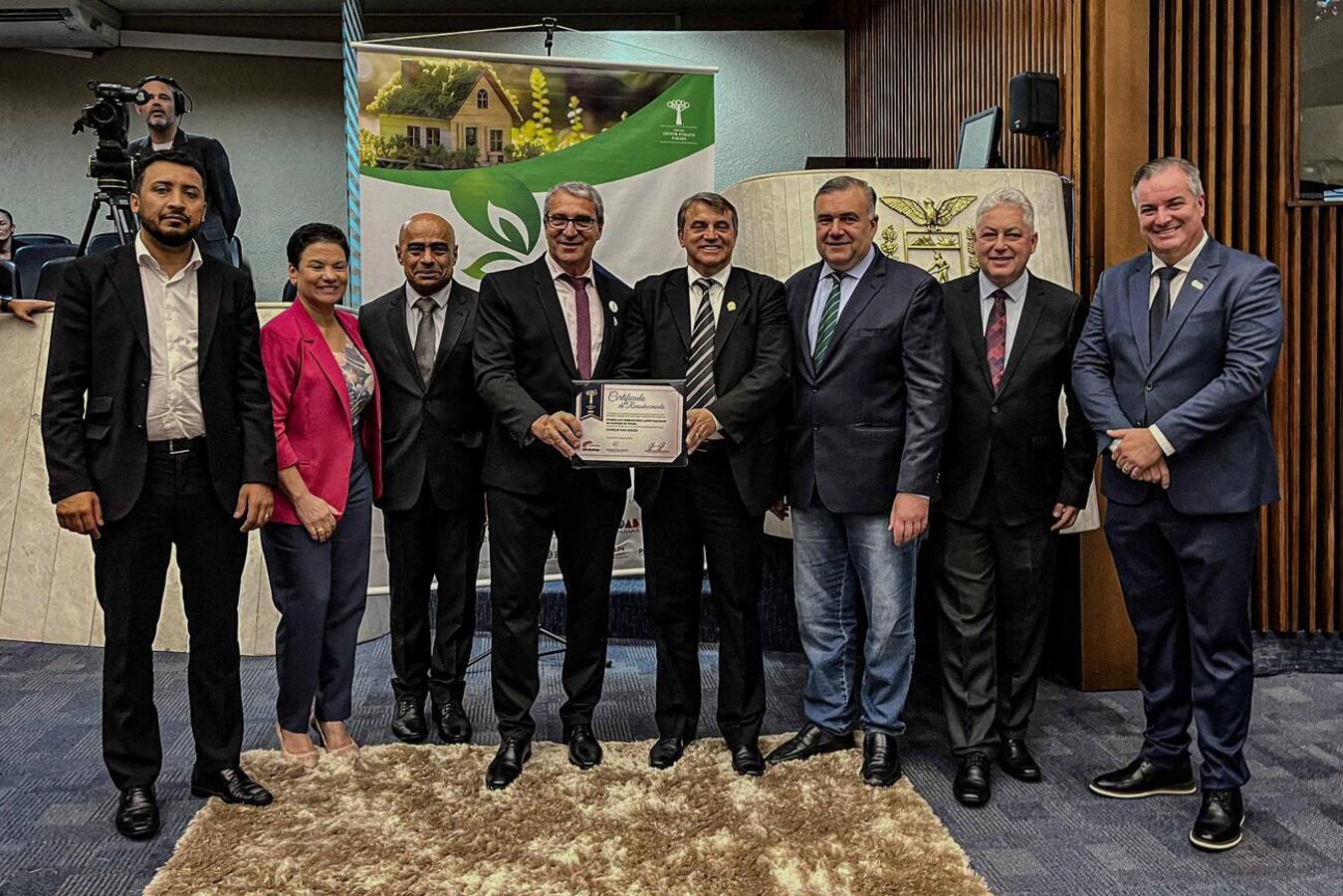 Prefeito e secretários municipais recebem troféus do Prêmio Gestor Público do Paraná