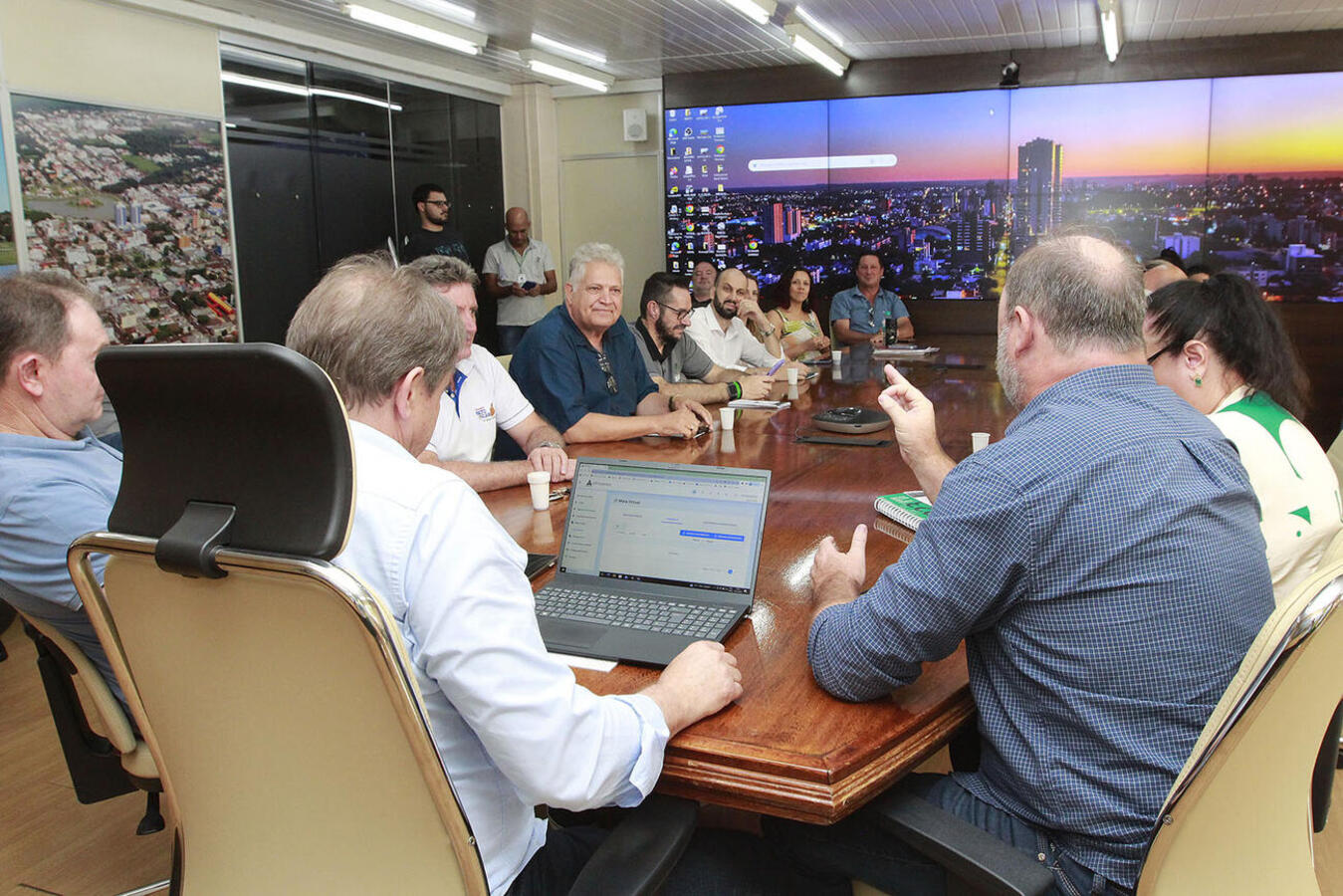 Reuniões ordinárias semanais fortalecem a relação institucional entre o Executivo e Legislativo