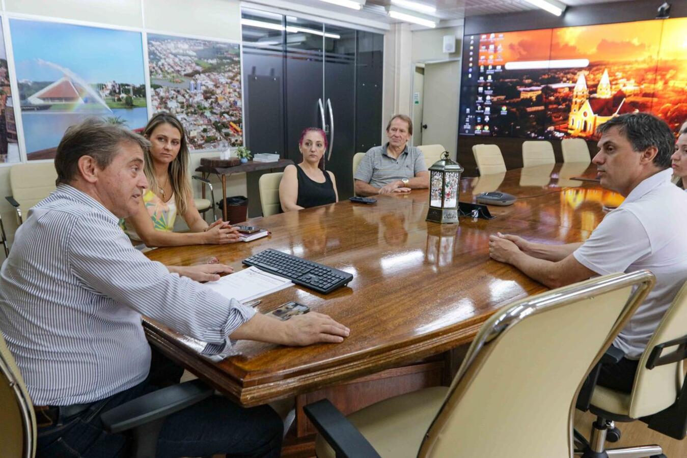 Conselho Municipal de Saúde apresenta nova mesa diretiva ao prefeito