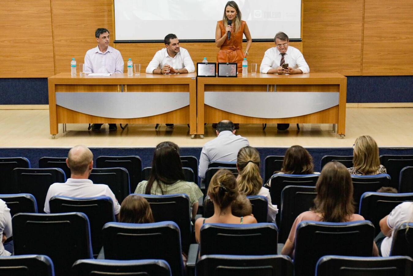 Cerimônia reuniu setores que garantiram a erradicação da transmissão vertical de HIV e sífilis