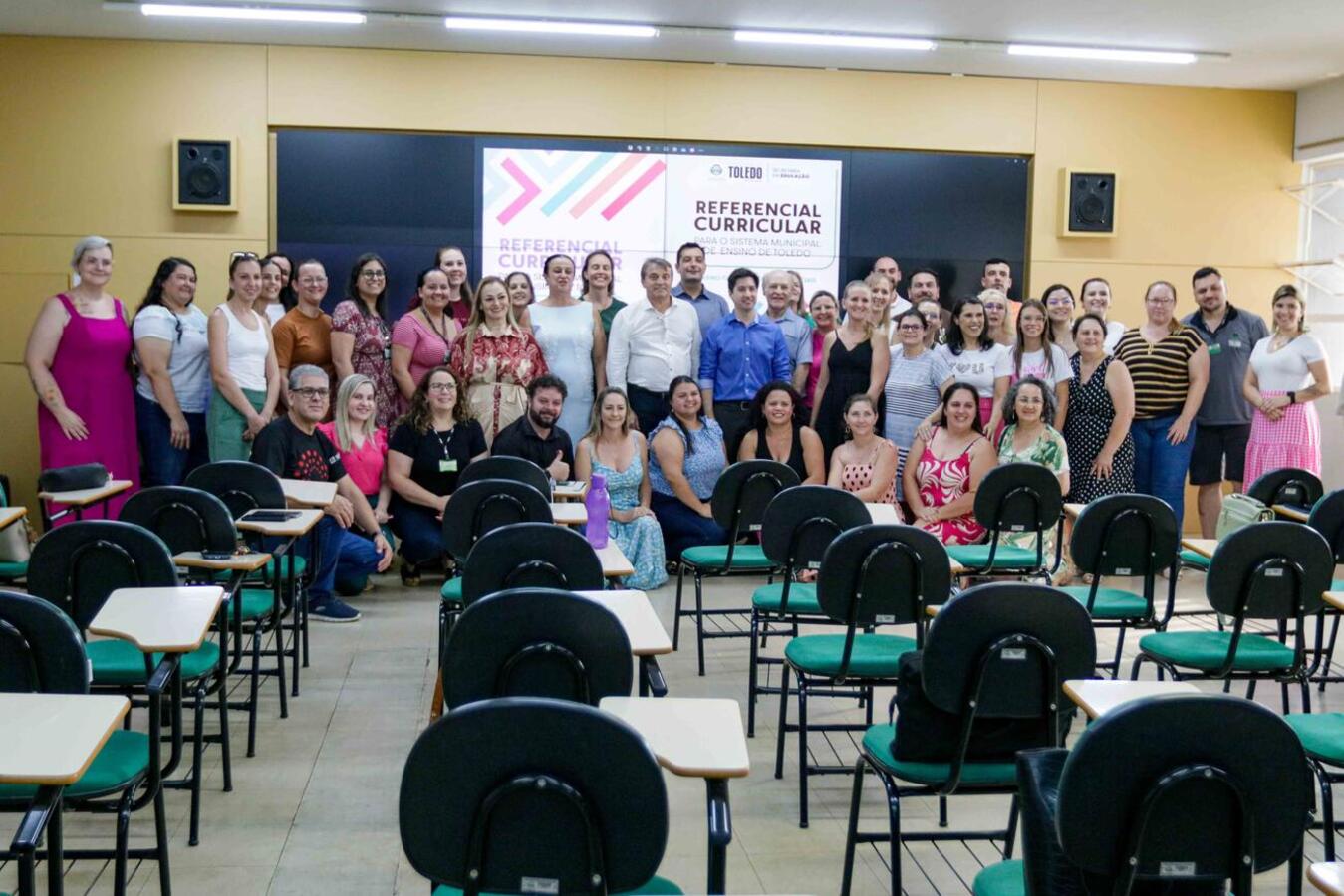 Dividido em dois volumes (Educação Infantil e Ensino Fundamental/Anos Iniciais), documento foi lançado na sede da Smed na tarde desta quarta-feira (20)