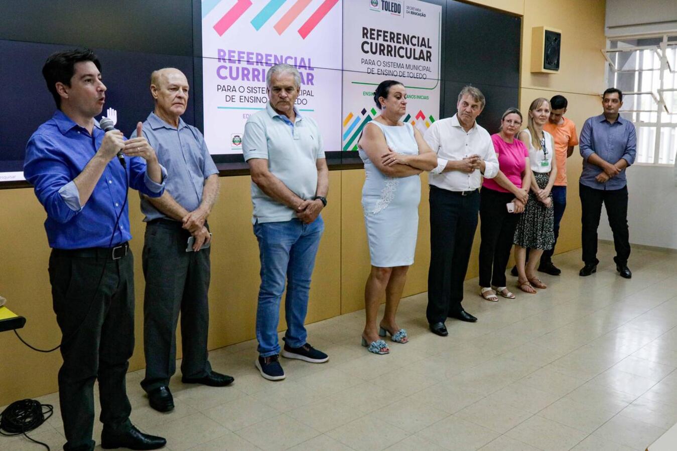Dividido em dois volumes (Educação Infantil e Ensino Fundamental/Anos Iniciais), documento foi lançado na sede da Smed na tarde desta quarta-feira (20)