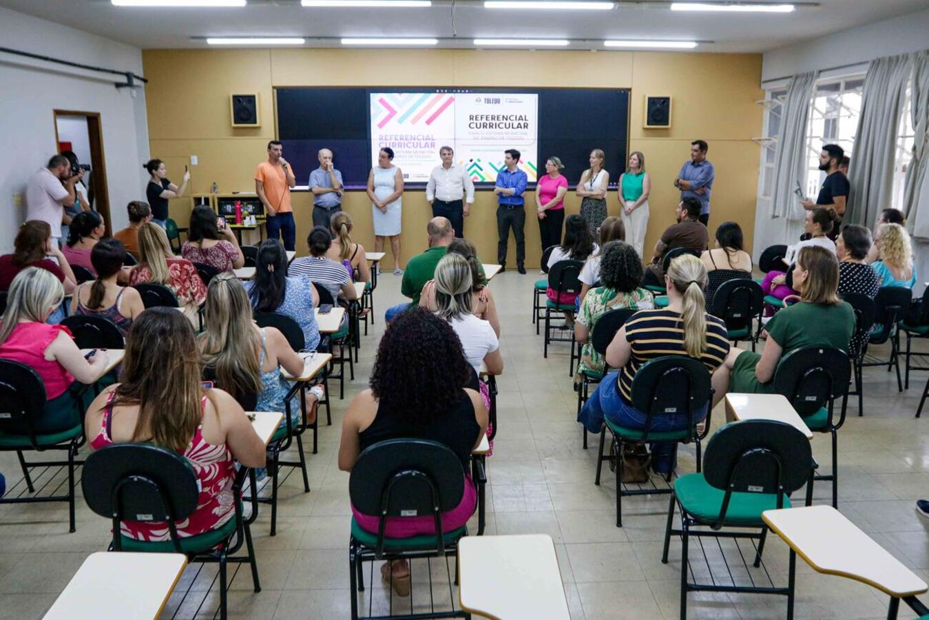 Dividido em dois volumes (Educação Infantil e Ensino Fundamental/Anos Iniciais), documento foi lançado na sede da Smed na tarde desta quarta-feira (20)