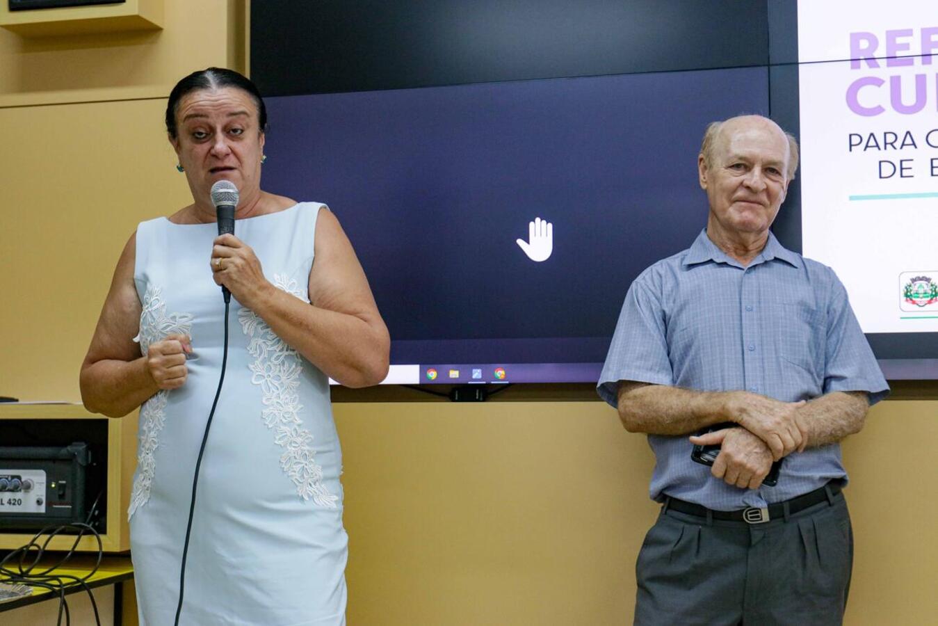 Dividido em dois volumes (Educação Infantil e Ensino Fundamental/Anos Iniciais), documento foi lançado na sede da Smed na tarde desta quarta-feira (20)