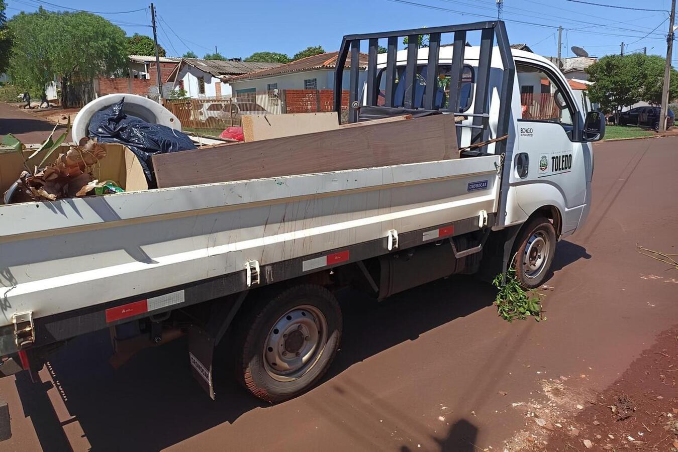 Ação itinerante realizada entre quinta e sexta-feira (25 e 26) da semana passada teve o objetivo de eliminar objetos que podem servir de criadouros para o Aedes aegypti