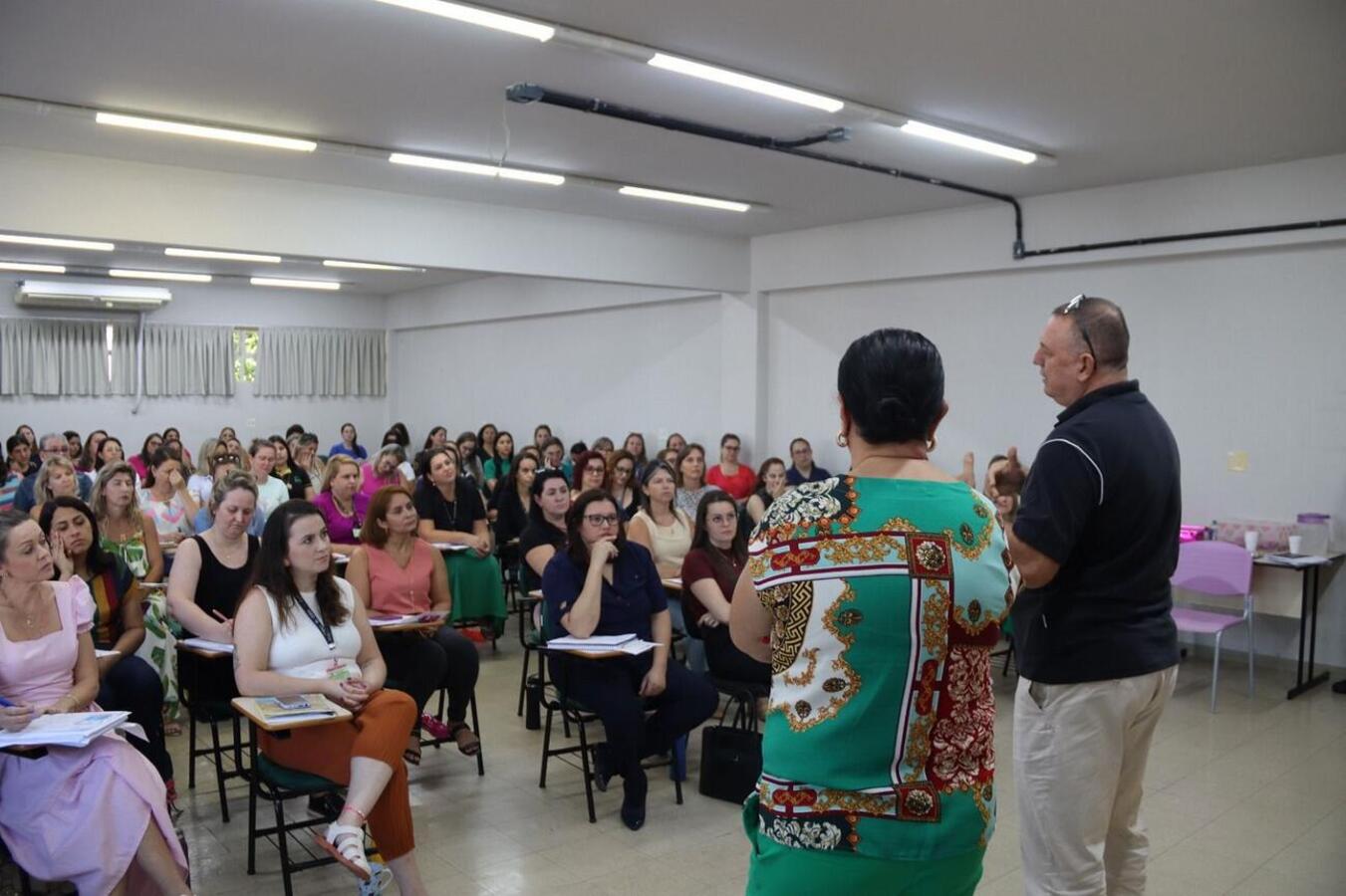 Diretores e coordenadores participaram nesta segunda-feira (29) de reunião que contou com a presença do prefeito e do secretário de Segurança e Mobilidade Urbana