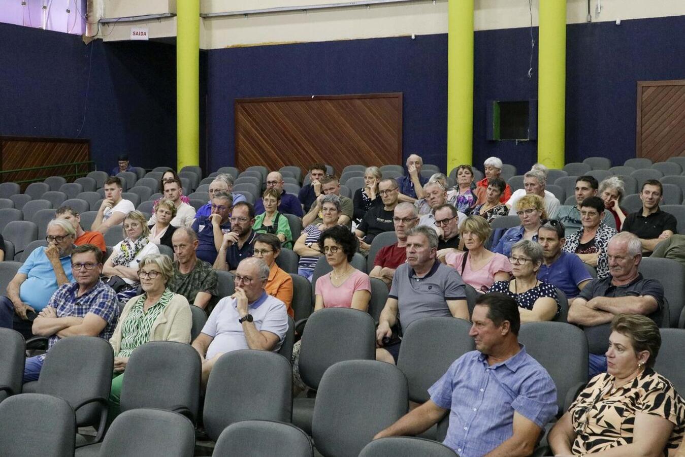 Grupo formado por 45 profissionais que atuam neste segmento conheceu, nesta quinta-feira (25), granjas, Biopark e Centro de Eventos de Eventos Ismael Sperafico