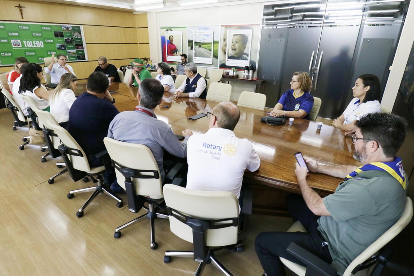 Em reunião na manhã desta terça (30), prefeito apresentou aos presentes um panorama da doença e falou sobre as ações que o município tem realizado