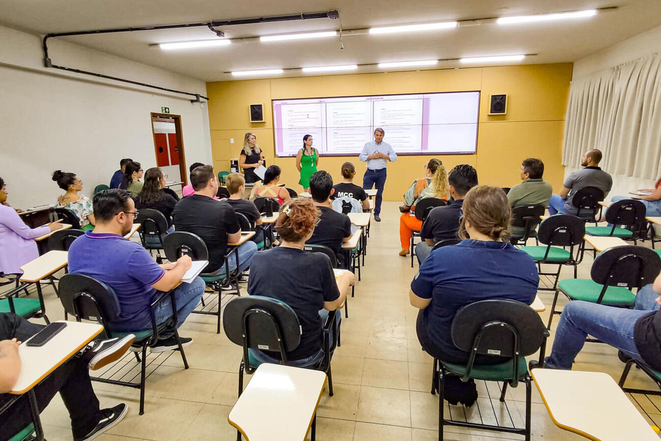 Escola de Governo promove curso sobre fiscalização e gestão de contratos