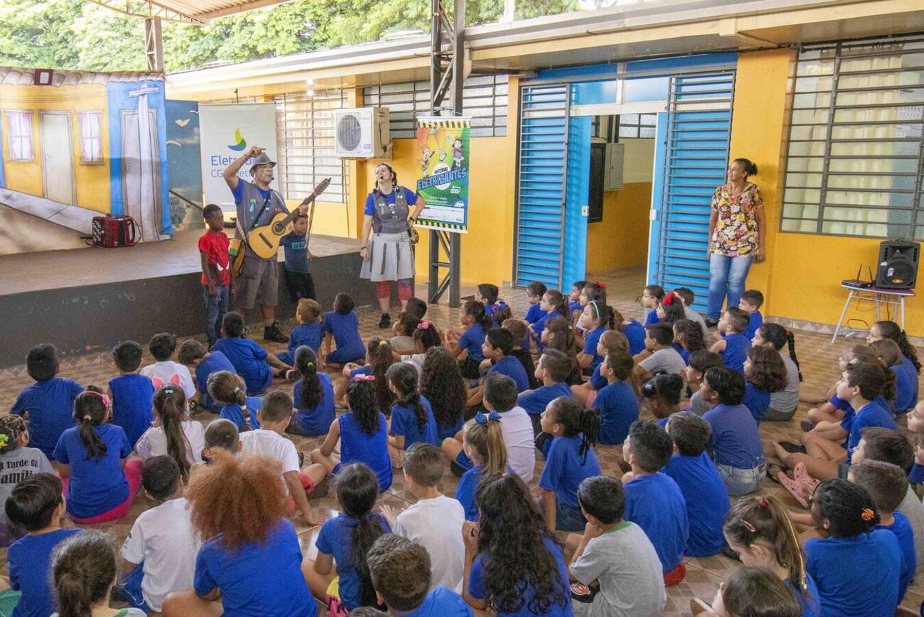 Toledo recebeu apresentações do espetáculo Histórias Eletrizantes