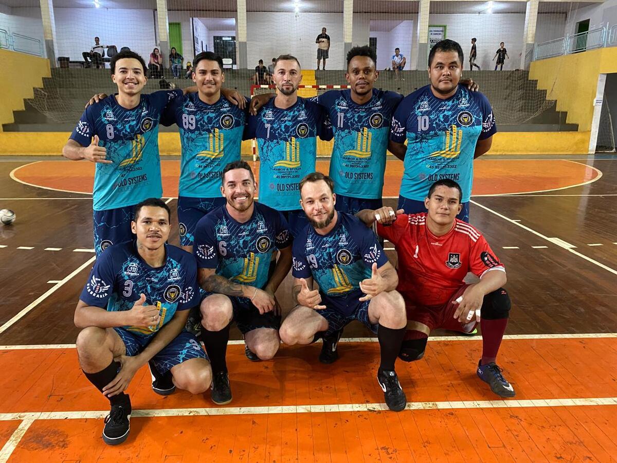 A competição atraiu 36 equipes masculinas e seis femininas