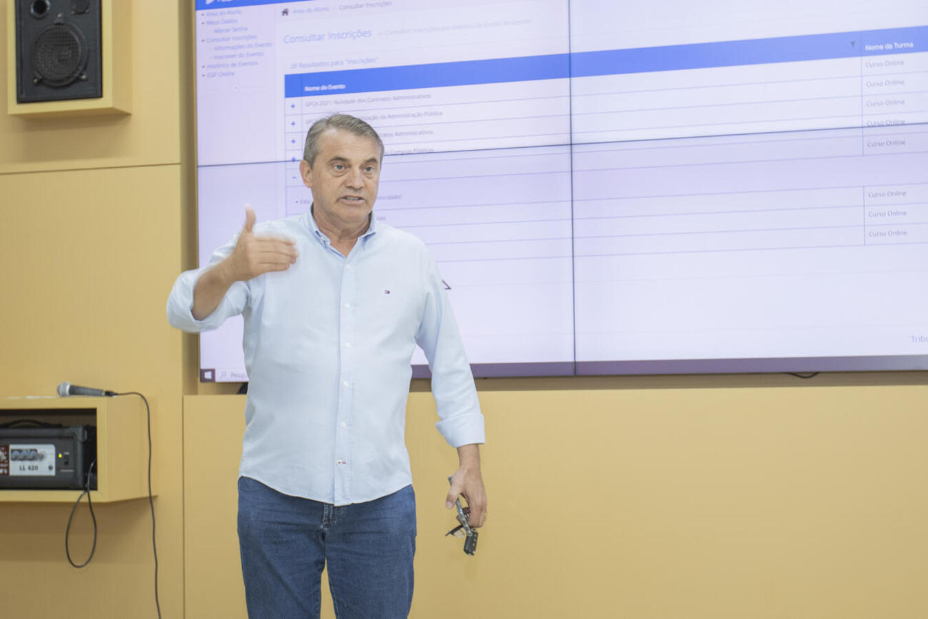 Qualificação tem 169 servidores inscritos em três turmas; elaborado pelo TCEPR, conteúdo de 40 horas-aula está sendo ministrado pela equipe do Controle Interno