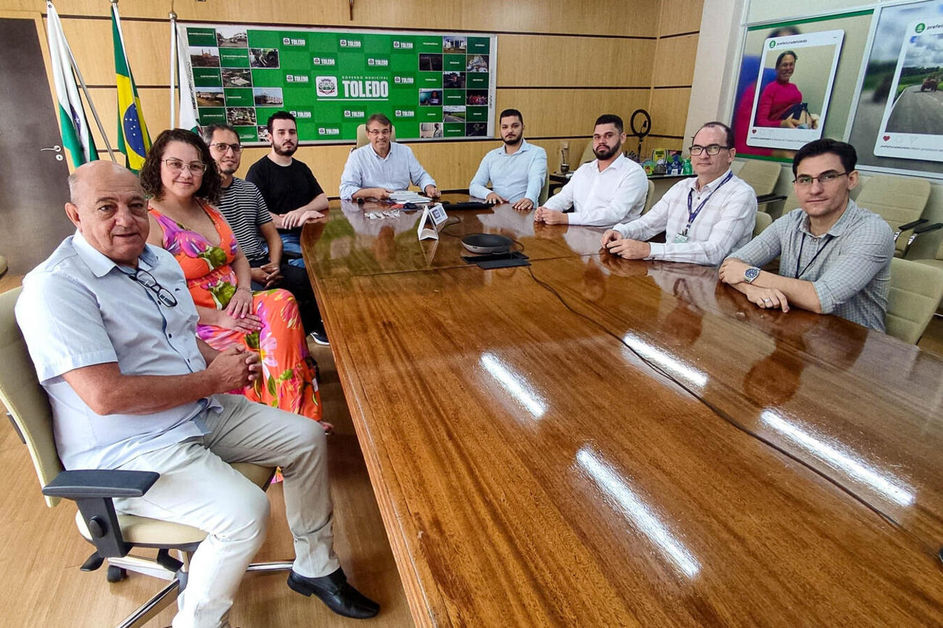 Comitiva cascavelense é recepcionada na Prefeitura de Toledo
