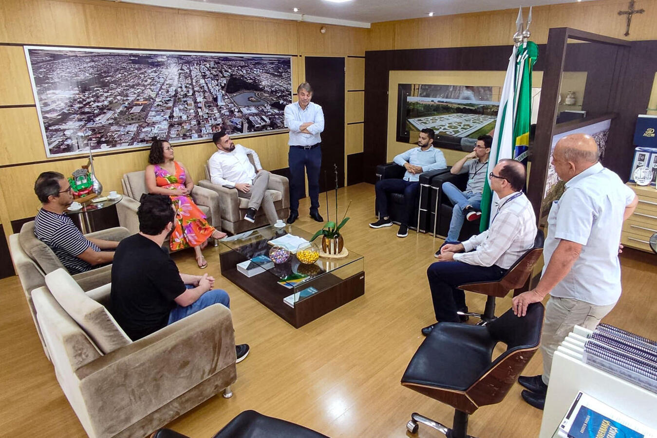 Comitiva cascavelense é recepcionada na Prefeitura de Toledo