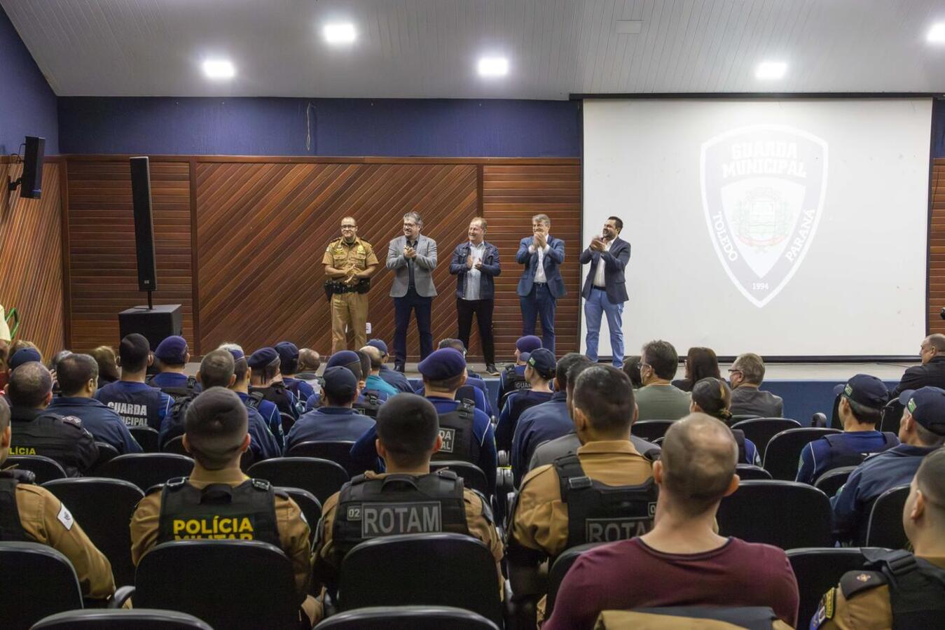 Solenidade no Centro de Eventos Ismael Sperafico celebrou o aniversário da corporação